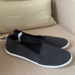 NWT Black Slip-on Memory Foam Shoes (9/10)